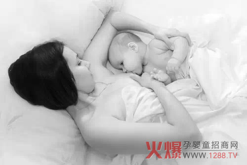 全國母乳喂養(yǎng)宣傳日 葆嬰母嬰營養(yǎng)品為乳母“加餐”