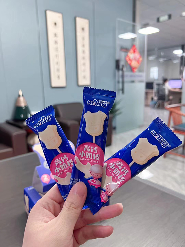 宅羊羊高鈣小奶棒5.jpg